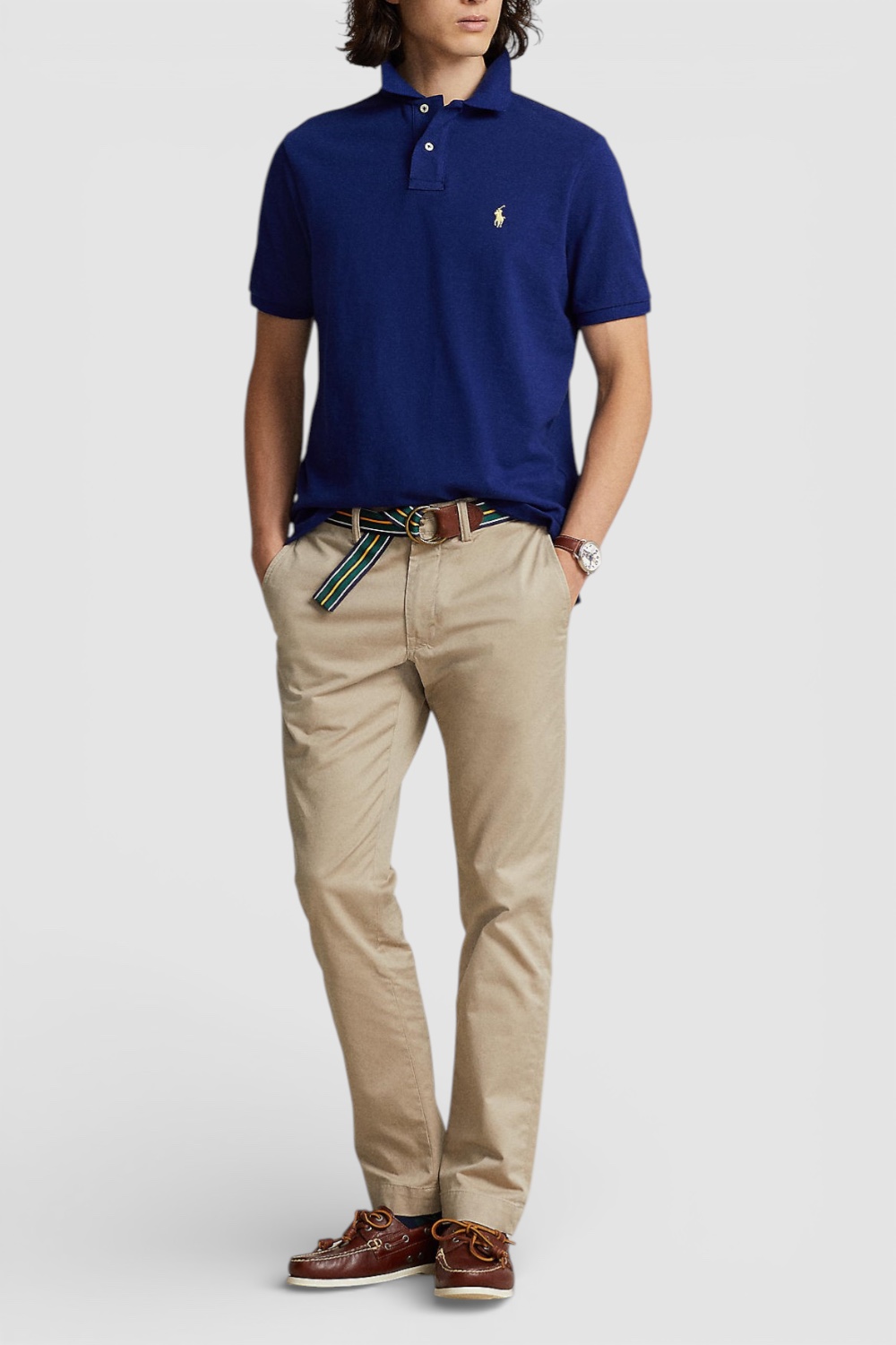 תמונת כל הלוק של חולצת פולו